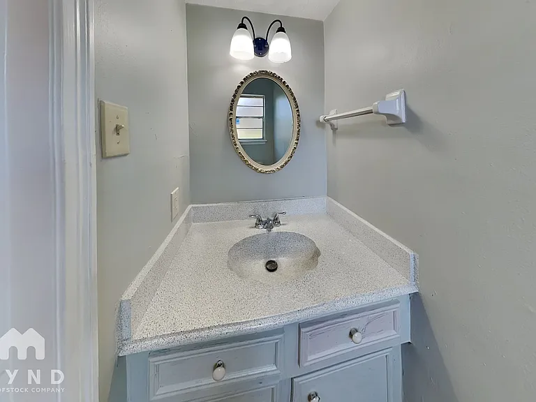 15110 Gladebrook Dr — Photo 22