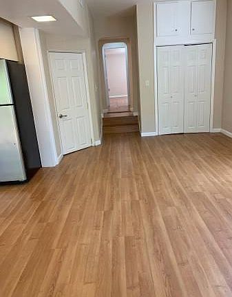 5th image of 123 Willow Ave