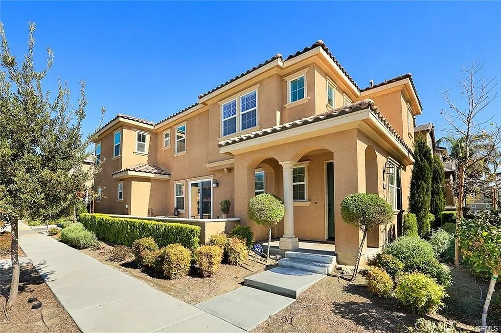 Building Photo - 6050 Rosewood Way