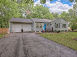 7725 Reeds Rd, Prairie Village, KS 66208