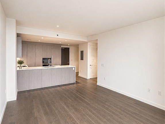 4th image of 133-36 37th Ave #6E