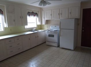 579 Center St #2B, Manchester, CT 06040