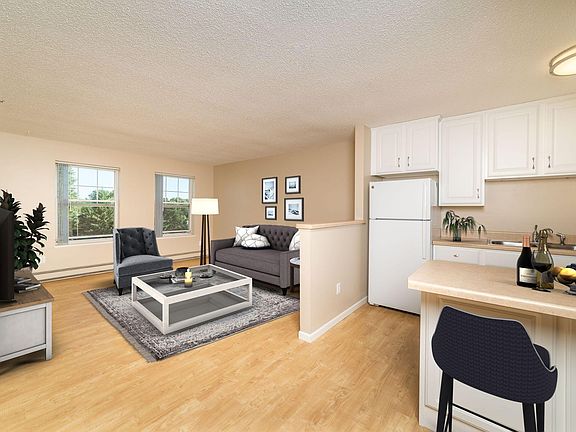 4th image of 1224 Shakopee Ave E #303