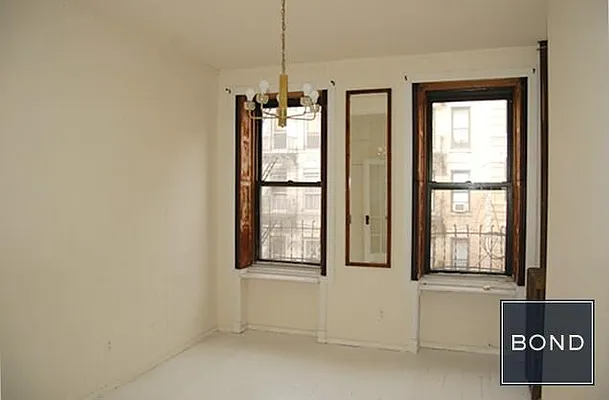 Rented by Bond New York | media 25