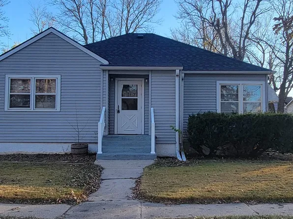 1121 H St, Geneva, NE 68361