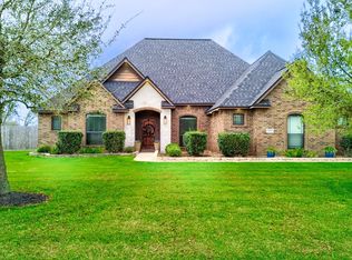 401 Heritage Oaks Dr, Angleton, TX 77515
