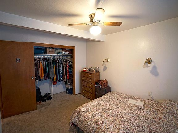 5th image of 982 Crescent St