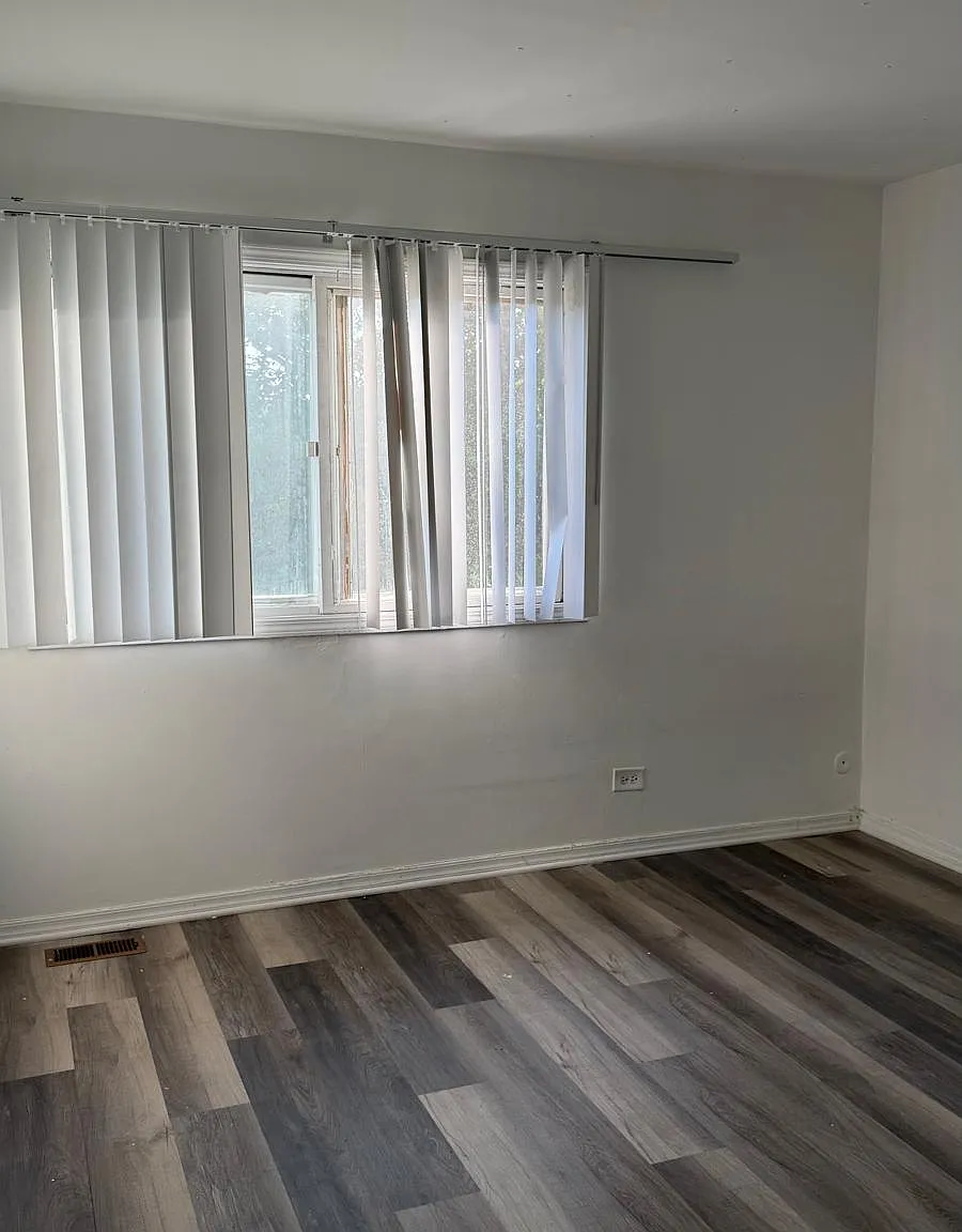 3 bed, 1254 sqft, $2,400 — Photo 4
