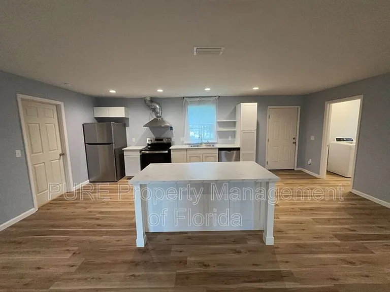 11330 NE 66th Ln — Photo 13