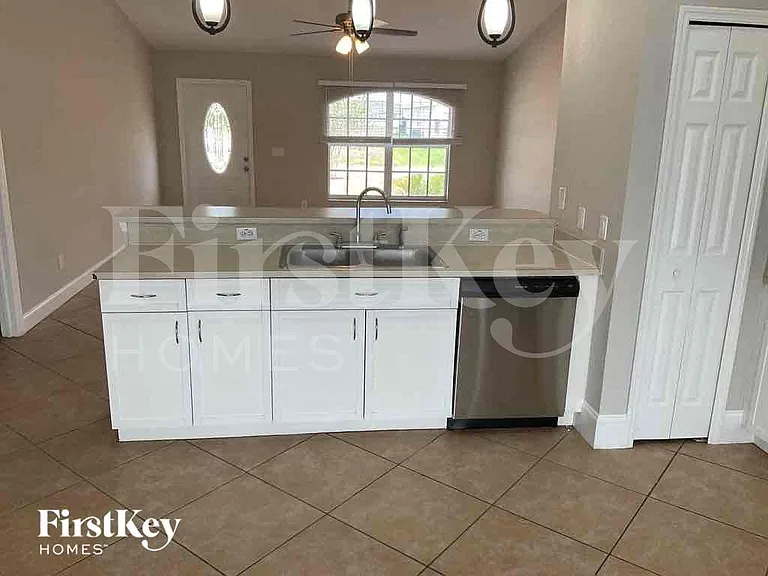 1822 NW Embers Ter — Photo 4