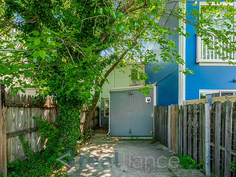 115 16th St SE — Photo 13