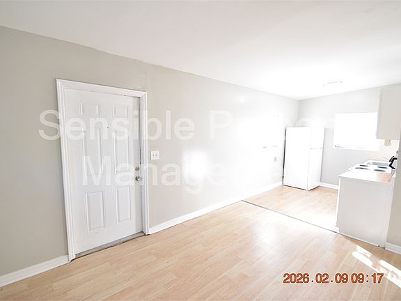 5th image of 1909 13th Ave S #A