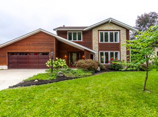 7420 Nature Trail Dr, Fort Wayne, IN 46835