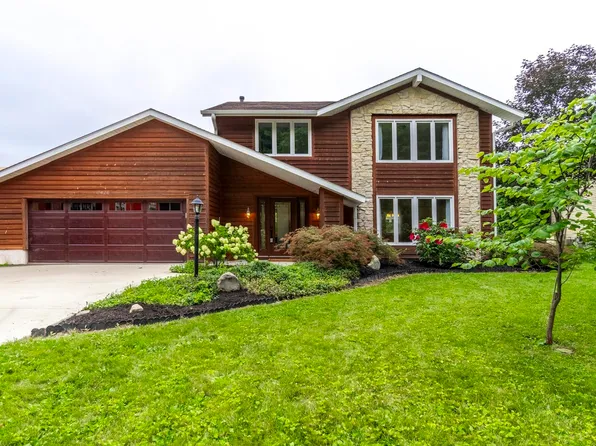 7420 Nature Trail Dr, Fort Wayne, IN 46835