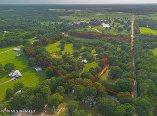 13 Jeff Smith Ln, Poplarville, MS 39470