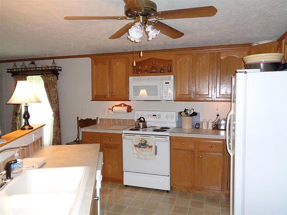 5th image of 2487 Castain Dr