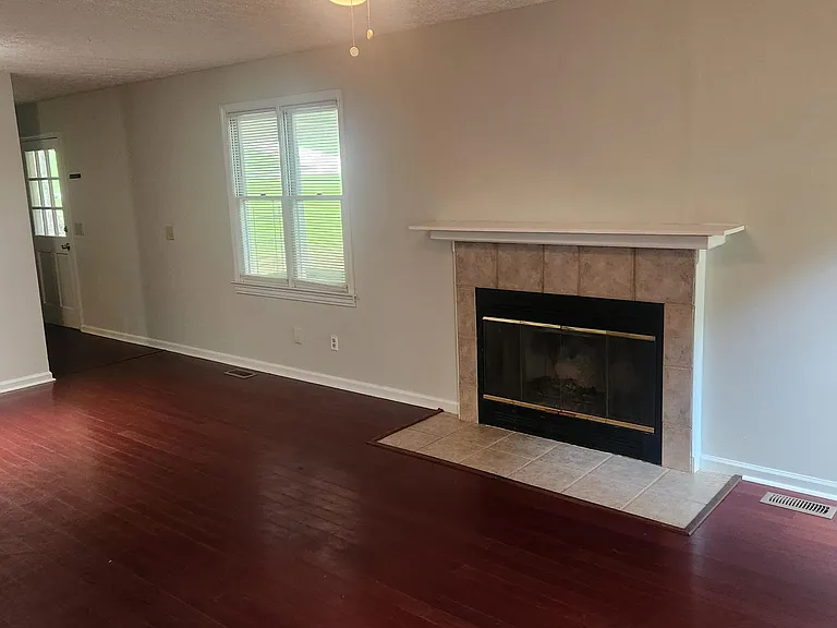 152 Oliver Dr — Photo 10
