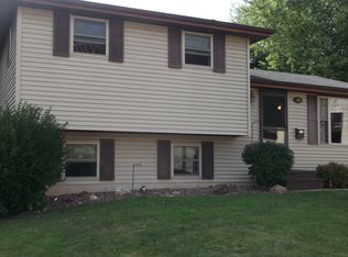 533 Jefferson Ave, Omro, WI 54963