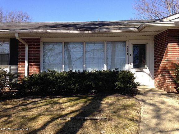 3rd image of 595C Lake Point Dr