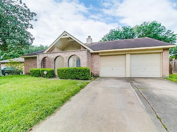 2nd image of 2419 Shady Brook Dr