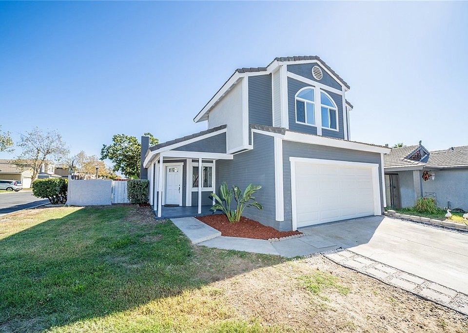 1st image of 827 S Tamarisk Ave