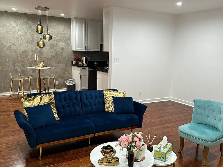 811 S Bedford St #203 — Photo 2