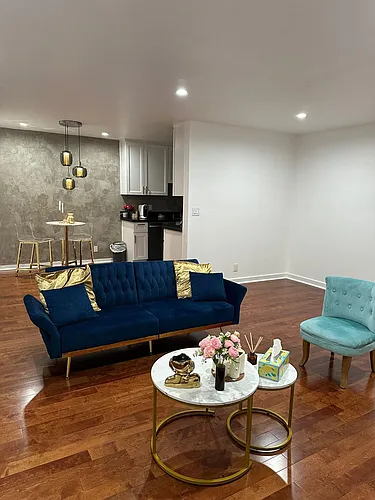 811 S Bedford St #203 Photo 1