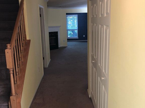 5th image of 1947 Pine Ct
