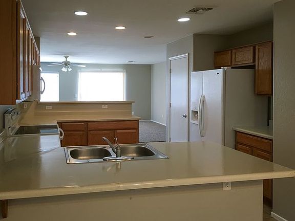 2nd image of 2229 E Grovers Ave