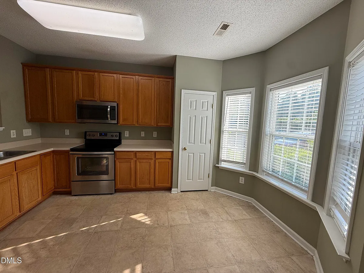 Building Photo - 138 Forthview Way