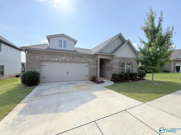 7921 Gabriela Dr NW, Huntsville, AL 35806