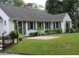 31 Packer Ln, Groton, CT 06355