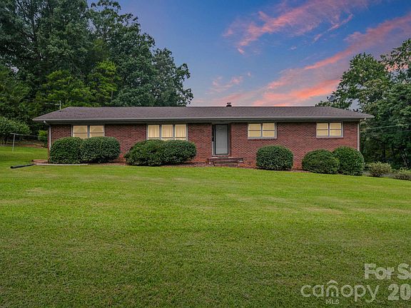 2nd image of 1008 Longview Dr