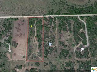 1271 Rainbow Rd, Cuero, TX 77954