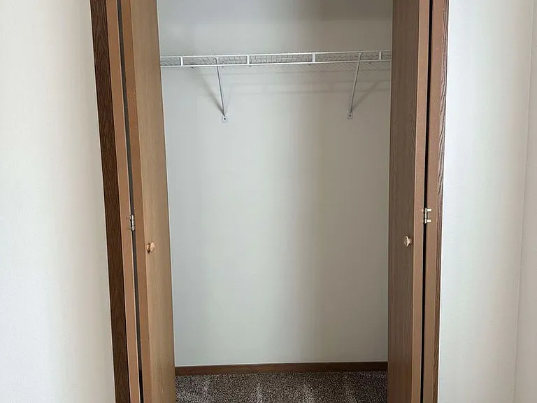 Dakota E & W Apartments — Photo 124