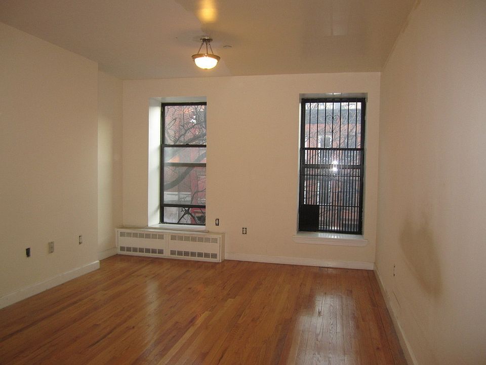2nd image of 141 W 128th St APT 10