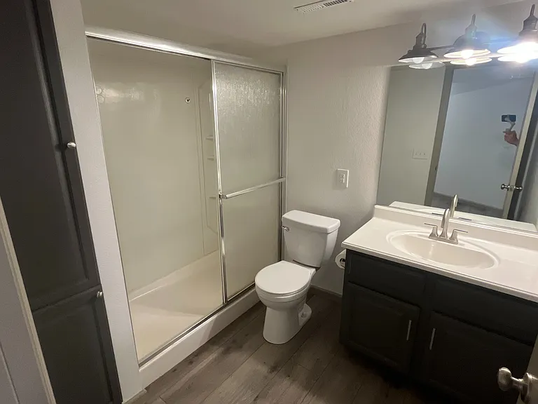 317 Victoria St — Photo 34