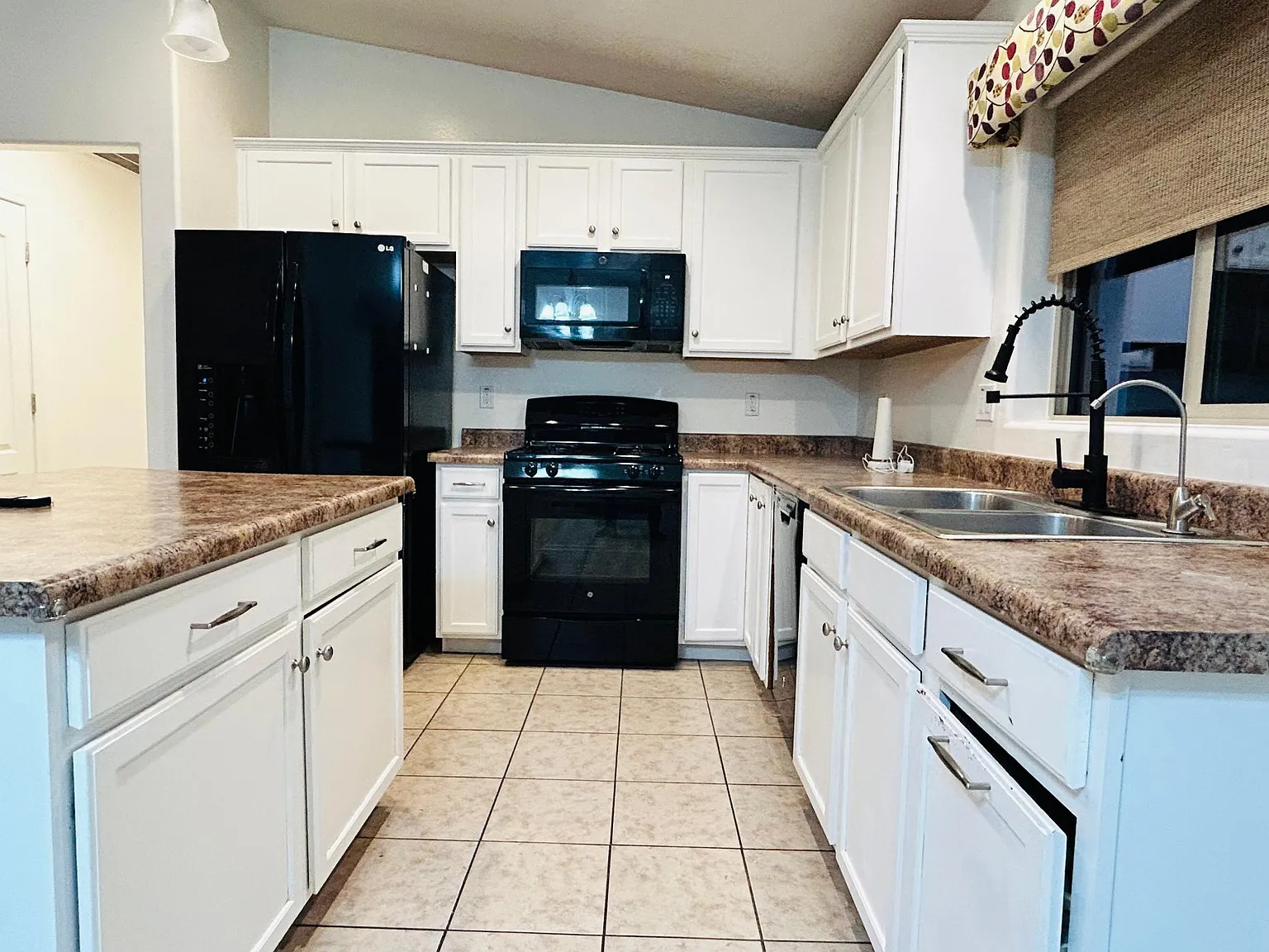 17328 N 21st Pl — Photo 4