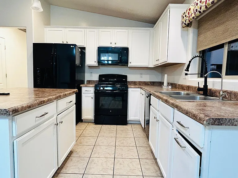 17328 N 21st Pl — Photo 4