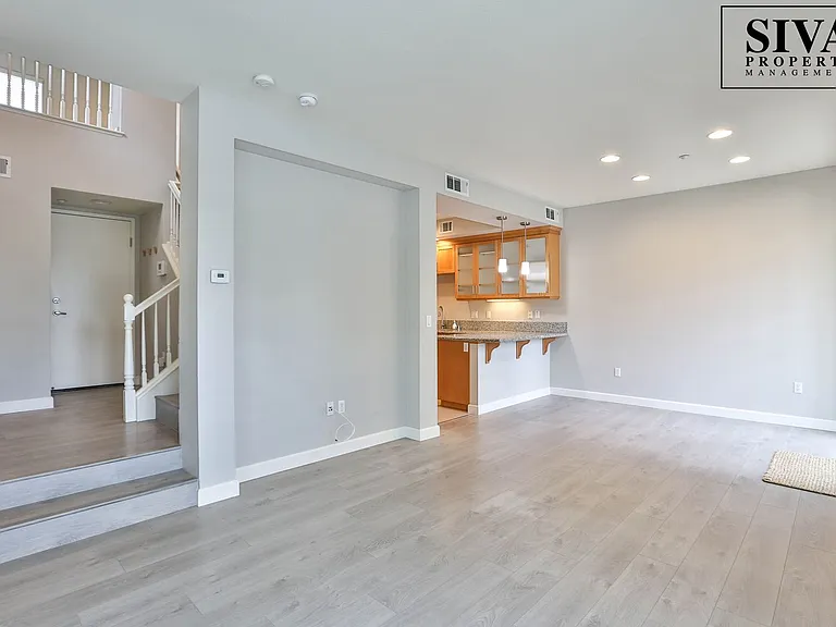 344 Jackson St — Photo 4