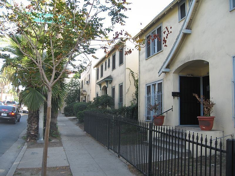 Street/walkway