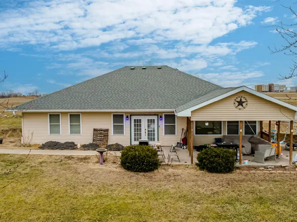 2010 Suffolk Rd, Oskaloosa, IA 52577