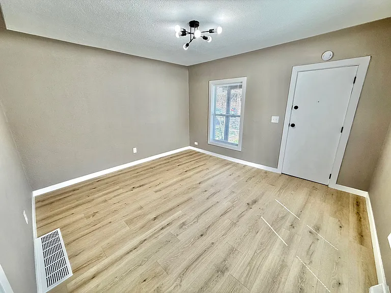 4711 Grant St — Photo 3