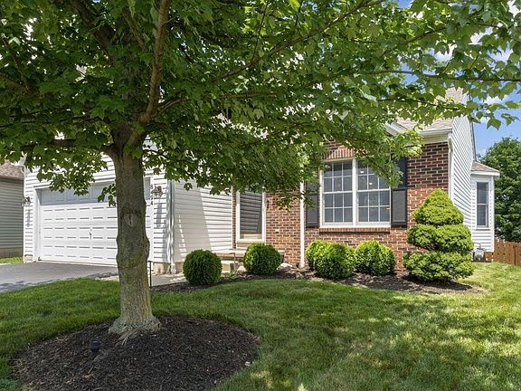 3rd image of 8494 Olenbrook Dr