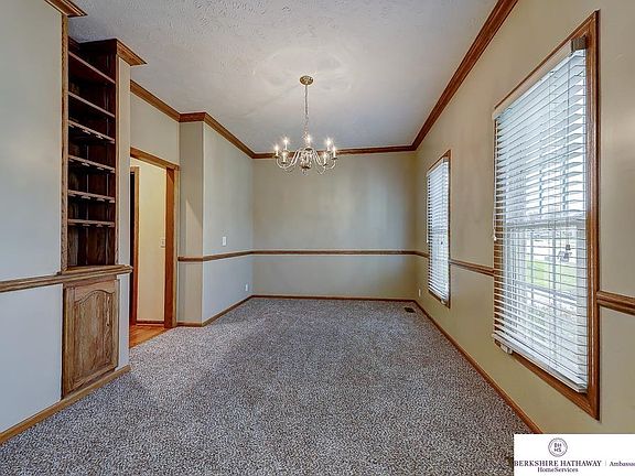 4th image of 4901 N 136th St
