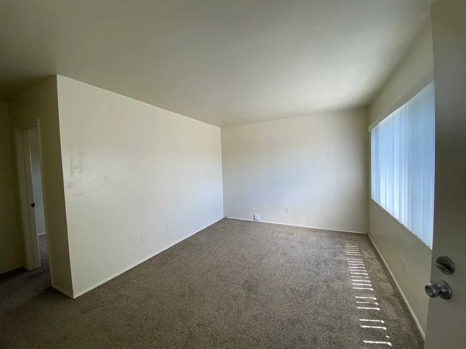 1 bed, 400 sqft, $1,700 — Photo 3