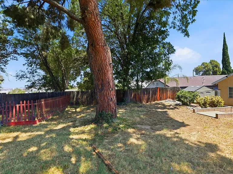 6059 Essex St — Photo 21