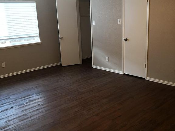 4th image of 940 Lombardy Dr
