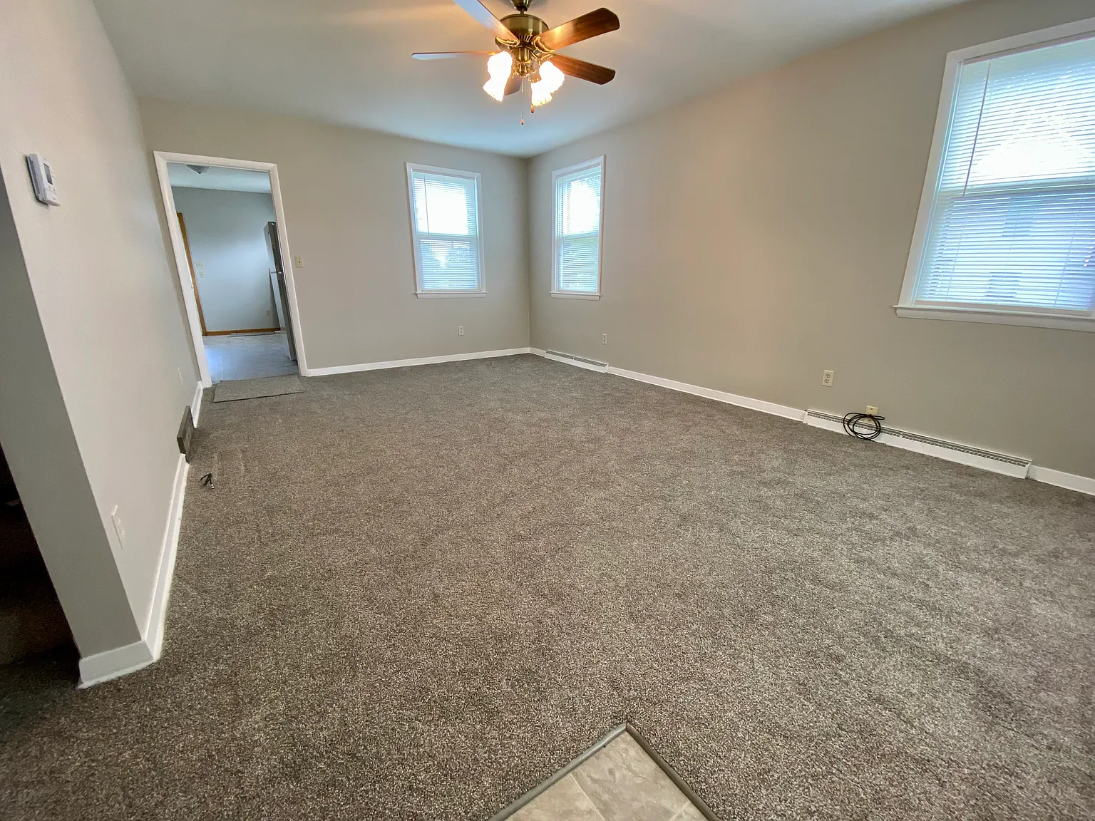 2 bed, 1000 sqft, $850 — Photo 4
