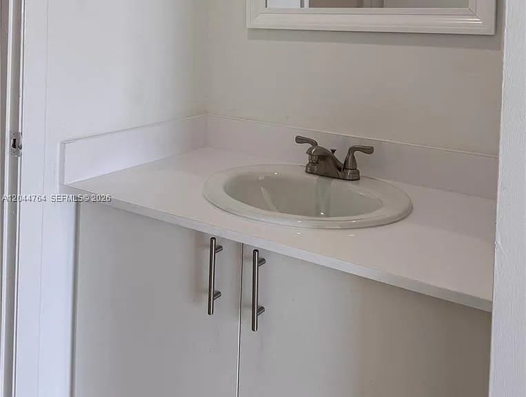 1820 W 53rd St #517 — Photo 9